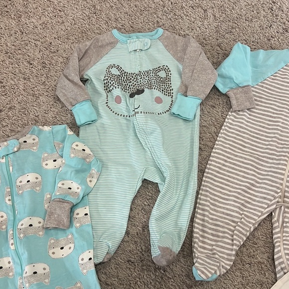 Bundle of Footed Pajamas Size 0-3 Months - Picture 3 of 6